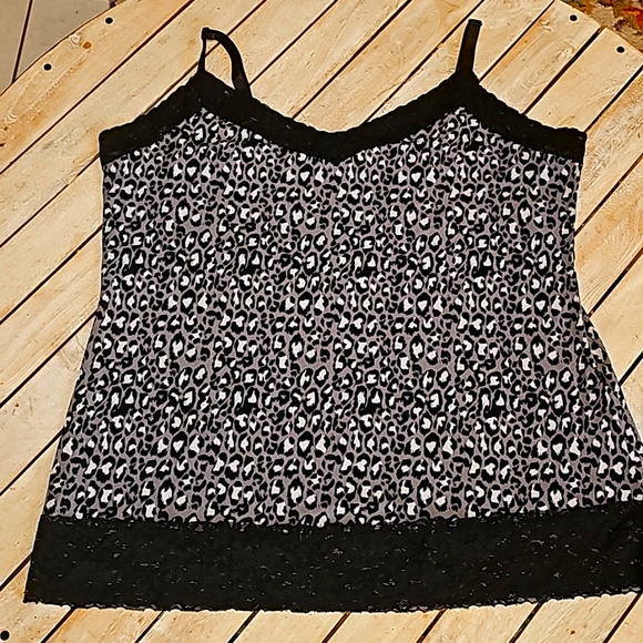 💥4 for $25💥 women's size 22 Tank Top Twist Tees - Picture 1 of 2